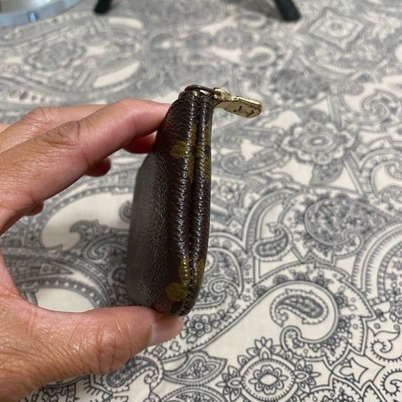 LV Key Cless Monogram - Picture 10 of 16